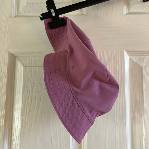 Lululemon both way reversible bucket hat - Picture 3 of 5